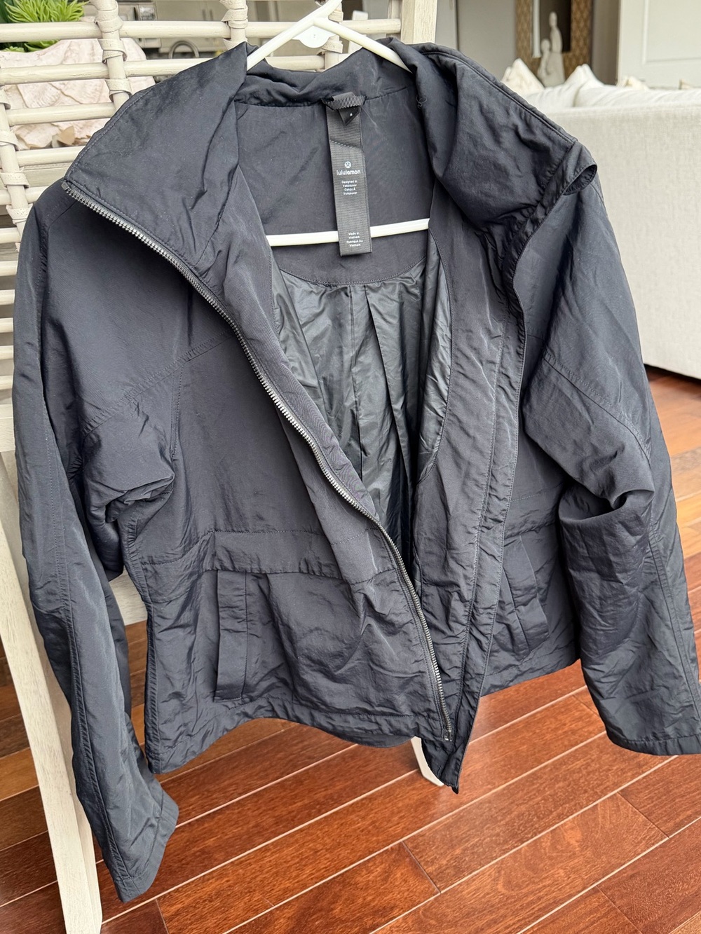 Lululemon Rain Coat Windbreaker - black